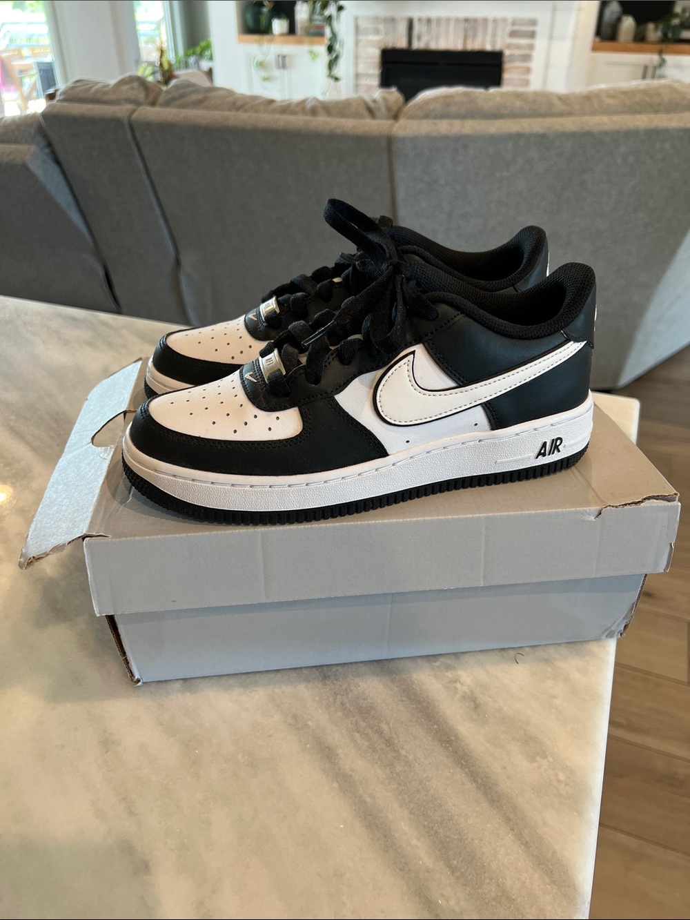 Nike Air Force 1 Black & White